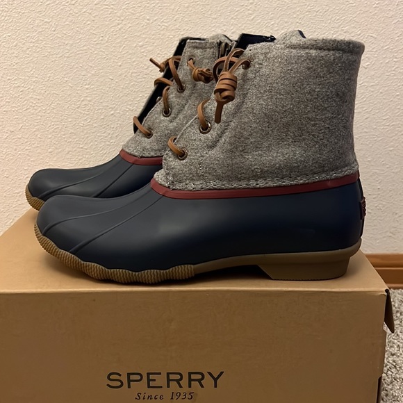NEW IN BOX! Sperry Duck Boots - Picture 4 of 7